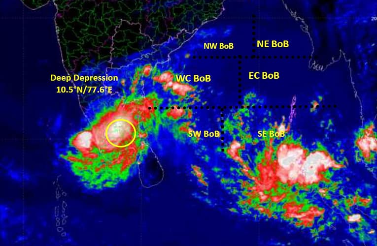கஜா புயலால் காவிரி டெல்டா மாவட்டங்கள் பெருமளவில் பாதிப்பு! இதுவரை 40 பேர் உயிரிழப்பு!