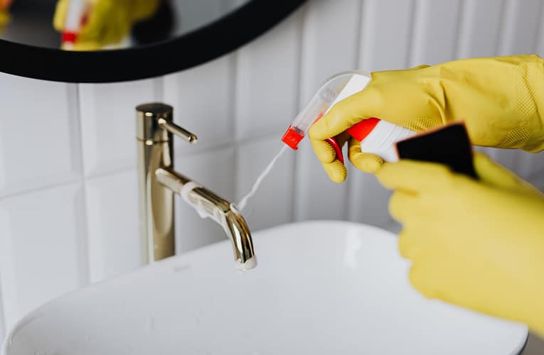 வீட்டு கிளீனர் மூலம் இணைவு எதிர்வினை