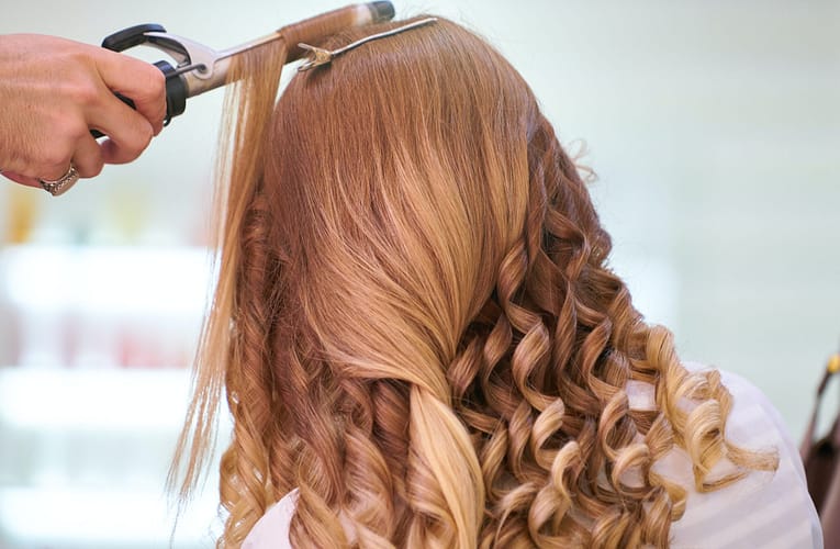 சிகையலங்கார நிபுணர்களுக்கான காட்சி தேவை, காட்சி திறன் மற்றும் பார்வைத் தரங்களுக்கான ஆய்வு