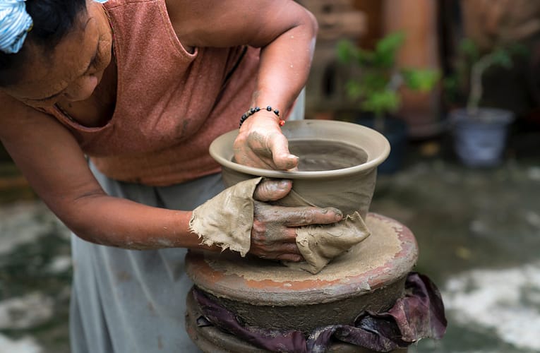 இந்தியாவின் தமிழ்நாட்டின் குண்டூரெடியூரில் பண்டைய மட்பாண்டங்கள் குறித்த  ஆய்வு