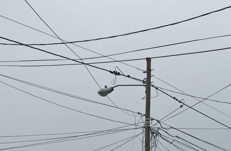 மொத்த படிகங்களின் மேற்பரப்பில் புதிய வகை அகச்சிவப்பு துருவமுனைப்புகள்