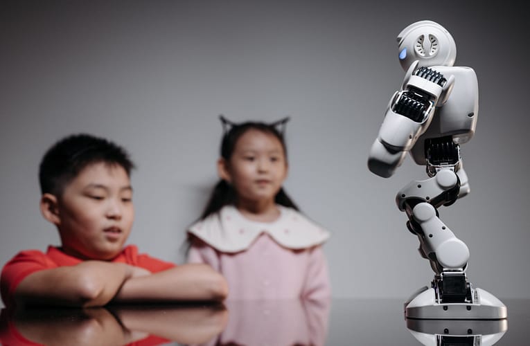 விஞ்ஞானிகள் UV- செயல்படுத்தப்பட்ட நெகிழ்வான அணியக்கூடிய தொழில்நுட்பம்