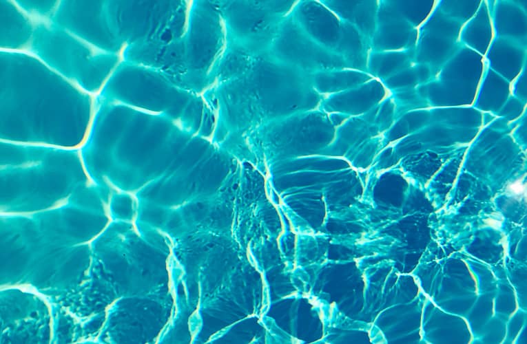 பொருட்கள் எவ்வாறு திடப்பொருட்களிலிருந்து திரவங்களாக மாறுகின்றன?