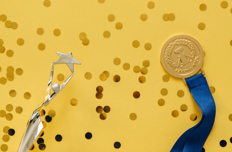 2021-ம் ஆண்டு இயற்பியலுக்கான நோபல் பரிசு பகிர்ந்துகொண்டவர்கள் யார், யார்?