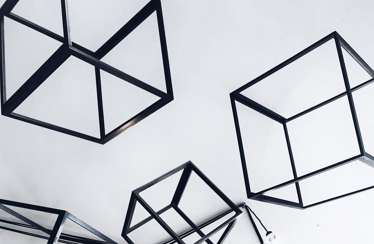 மினியேச்சர் பரிமாணங்களில் கவர்ச்சியான காந்த நிலைகள்