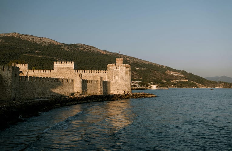 தஞ்சாவூரில் உள்ள பழமையான கடற்கரை மனோரா கோட்டையின் கட்டடக்கலை மறுசீரமைப்பு