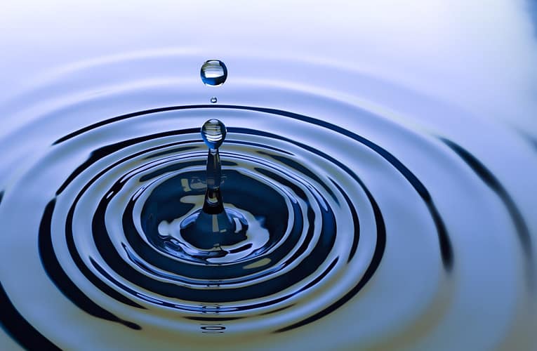 நீர்த்துளி இயக்கவியலுக்கு வெப்ப கடத்தல் நிகழ்வு முக்கியமானதா?