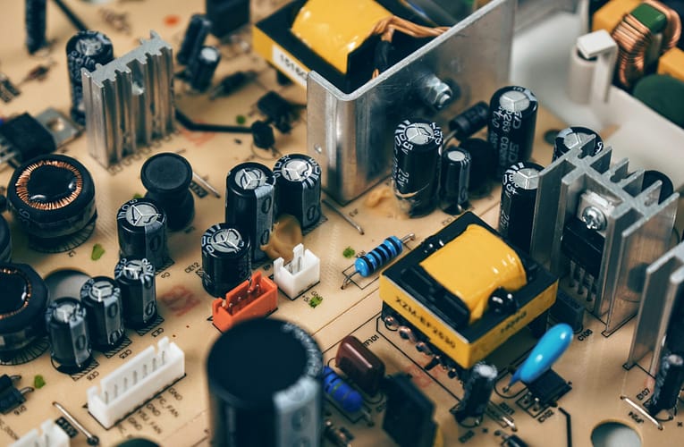 நெகிழ்வான மீ-மின்தேக்கிகள் வலையமைப்பு பேட்டரி ஆயுளின் அதிகரிப்பு