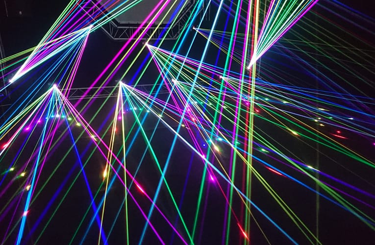 சமச்சீர் மூலக்கூறுகளின் ஆய்விற்காக உலகின் முதல் லேசர் நுண்ணோக்கி