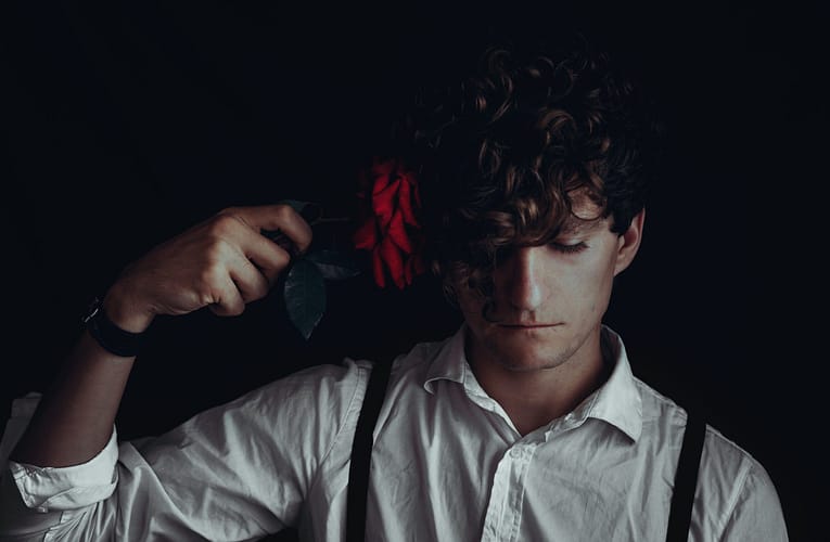 இளம் இன்யூட் ஆண்களிடையே தற்கொலை