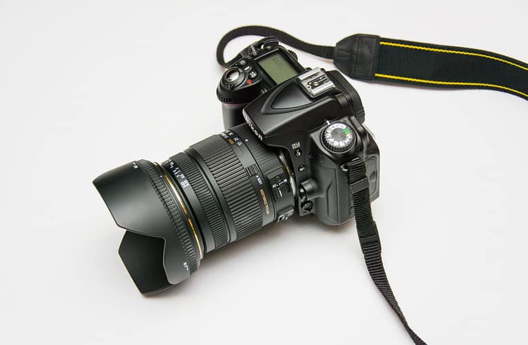 எந்த கேமராவையும் துருவப்படுத்தல் கேமராவாக மாற்றுதல்