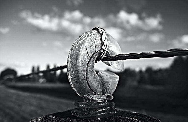 முதல் கலப்பு குவாண்டம் பிட் மின் கடத்தாப் பொருள் கட்டமைப்பியல்