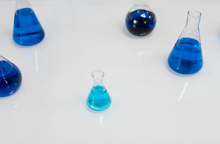 அல்ட்ராகோல்ட் பல படி அணு மூலக்கூறுகளை முப்பரிமாணத்தில் குளிர்வித்தல்