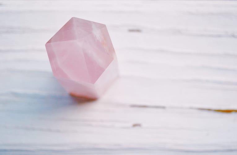 ஐந்து அடுக்கு ஒற்றை-படிக அறுகோண போரான் நைட்ரைடு கட்டமைப்புகளை உருவாக்குதல்