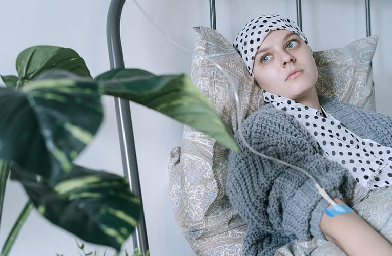 புற்றுநோய் புகைப்பட-நோயெதிர்ப்பு சிகிச்சைக்கான ஒளி-தூண்டப்பட்ட பலவகை நானோ அமைப்பு