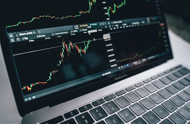 ‘உள்ளார்ந்த’ சார்ம் குவார்க்குகளுக்கான புதிய ஆதரவு