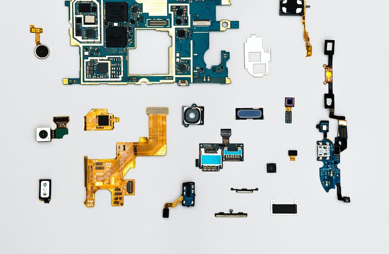 இதய செல்களில் மின் மற்றும் இயந்திர செயல்பாட்டை ஒரே நேரத்தில் அளவிடும் நானோட்ரான்சிஸ்டர் உணர்வி