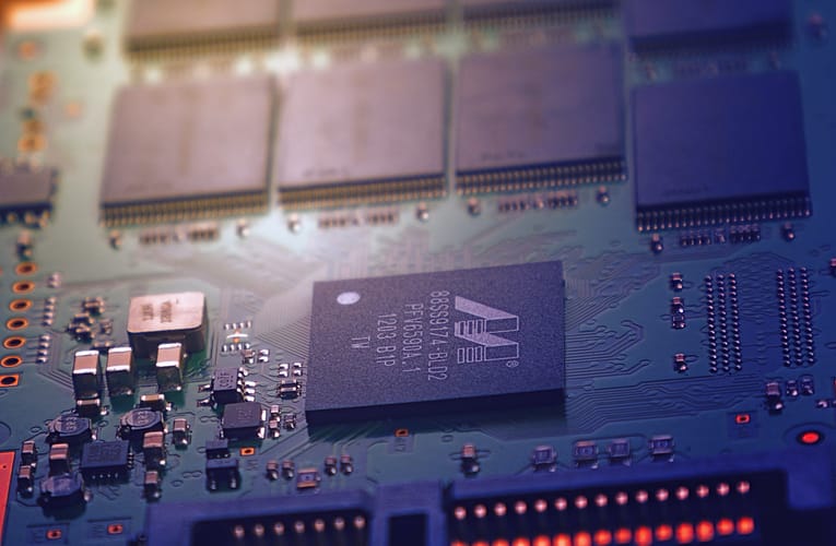 இழுக்கப்பட்ட விசை உணர்வி கொண்ட நீட்டிக்கப்பட்ட சோதனைகள் மூலம் ஐந்தாவது விசைக்கான ஆதாரம்