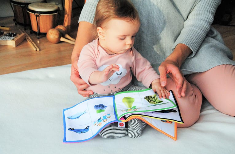 குழந்தை வளர்ச்சிக்கான மாதாந்திர வழிகாட்டி – மாதம் 33