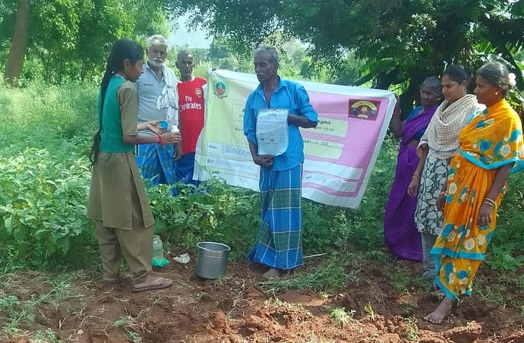 வேப்பெண்ணெய் தெளிப்பு குறித்து விவசாயிகளுக்கு பயிற்சி – மாணவி க.லட்சுமிகணேஷ்வரி விழிப்புணர்வு ஏற்படுத்தினார்